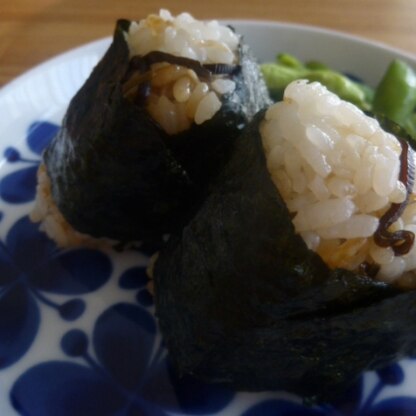 昼食に♪
この和なおにぎりって飽きもこず本当に美味しいです！！
夏なので塩分も摂れますし（＾＾）
素敵なレシピありがとうございます♪